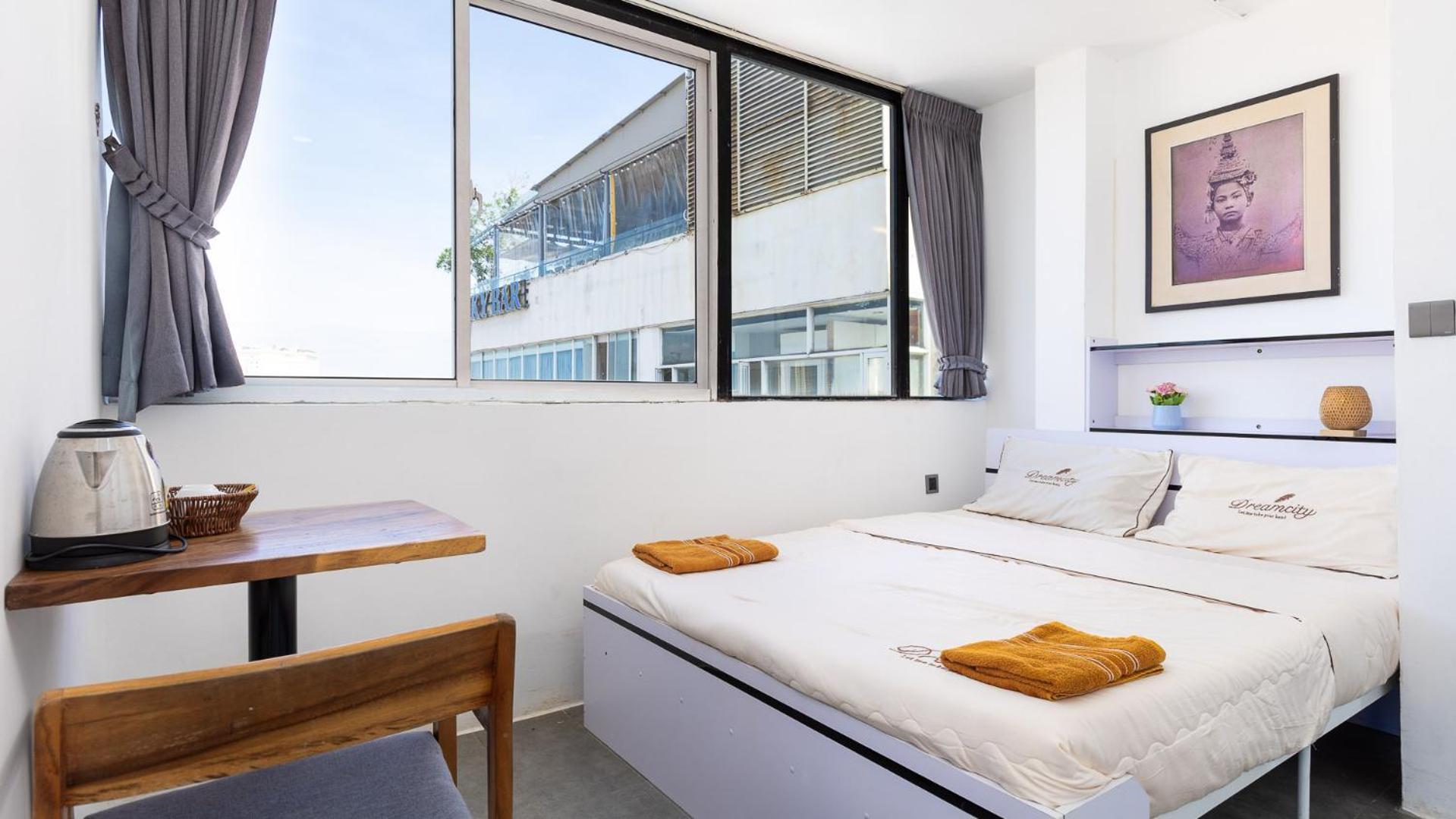 Sky Hotel Central Phnom Penh - Rooms & Apartments Exterior foto